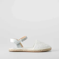 Alpargata de yute con bordados blanca OH GIRL