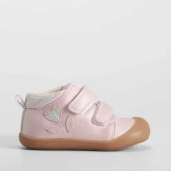 Botín corazón metalizado bebé rosa COMFEET
