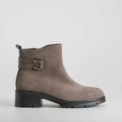 Botín tacón piel beige oscuro COMFEET