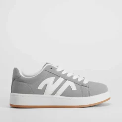 Deportiva básica casual gris NYC