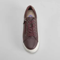 Deportiva casual burdeos COMFEET