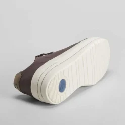 Deportiva casual burdeos COMFEET