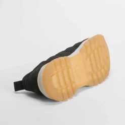 Deportiva nylon negra COMFEET