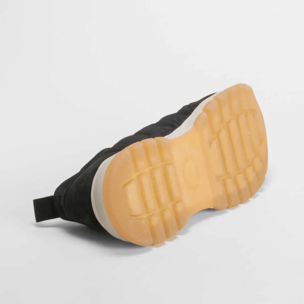 Deportiva nylon negra COMFEET