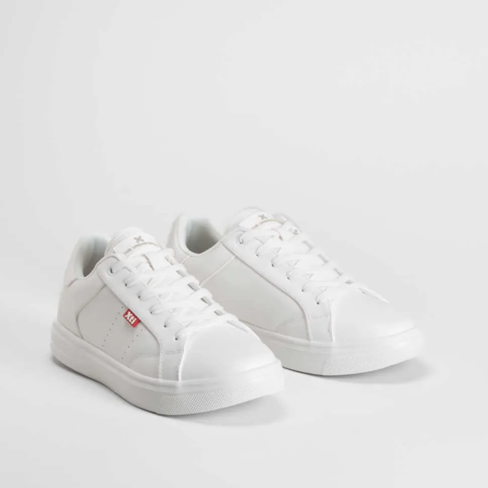 Deportiva urbana blanca XTI