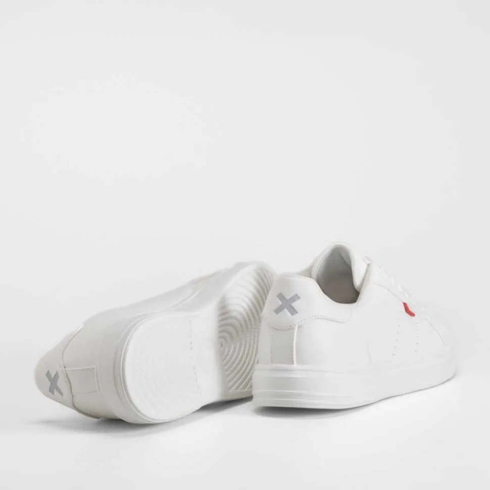 Deportiva urbana blanca XTI