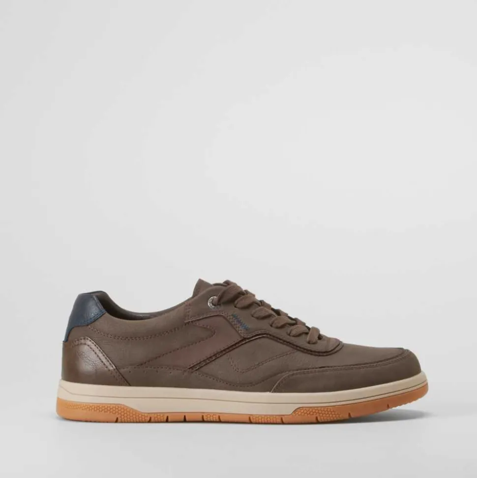 Deportiva urbana color marrón COMFEET