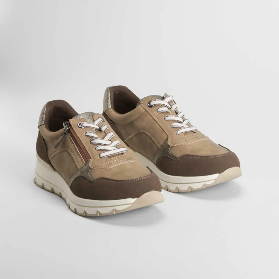 Sneaker marrón COMFEET
