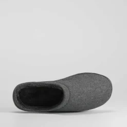 Zapatilla abierta negra espiga OLYNE