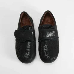 Zapatilla casa cerrada velcro negra COMFEET