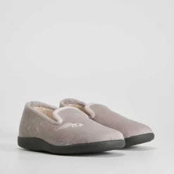 Zapatilla de casa cerrada básica COMFEET