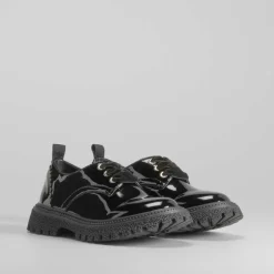 Zapato cerrado con cordones negro OH GIRL